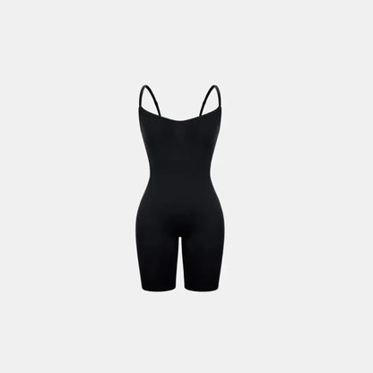 Body Elegance Modelador preto, exibido na vista frontal, destacando o design de alças finas e a modelagem sem costuras, ideal para proporcionar conforto e suavidade no uso diário.  