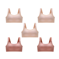 3 Nudes | 2 Roses