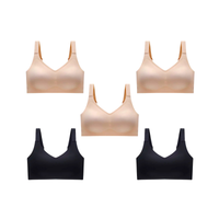 3 Nudes | 2 Pretos